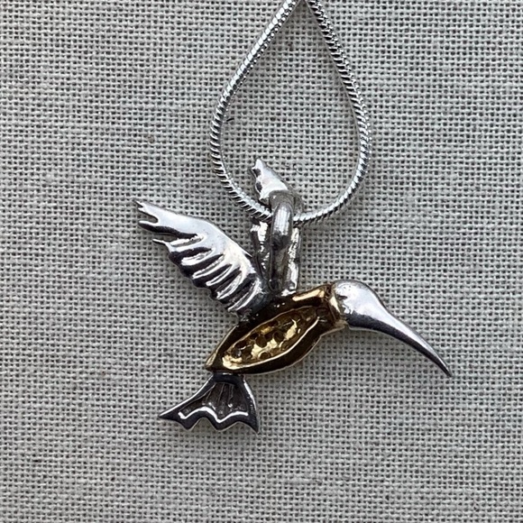 Beautiful Hummingbird Pendant Necklace Sterling Gold and Diamonds - Picture 5 of 5